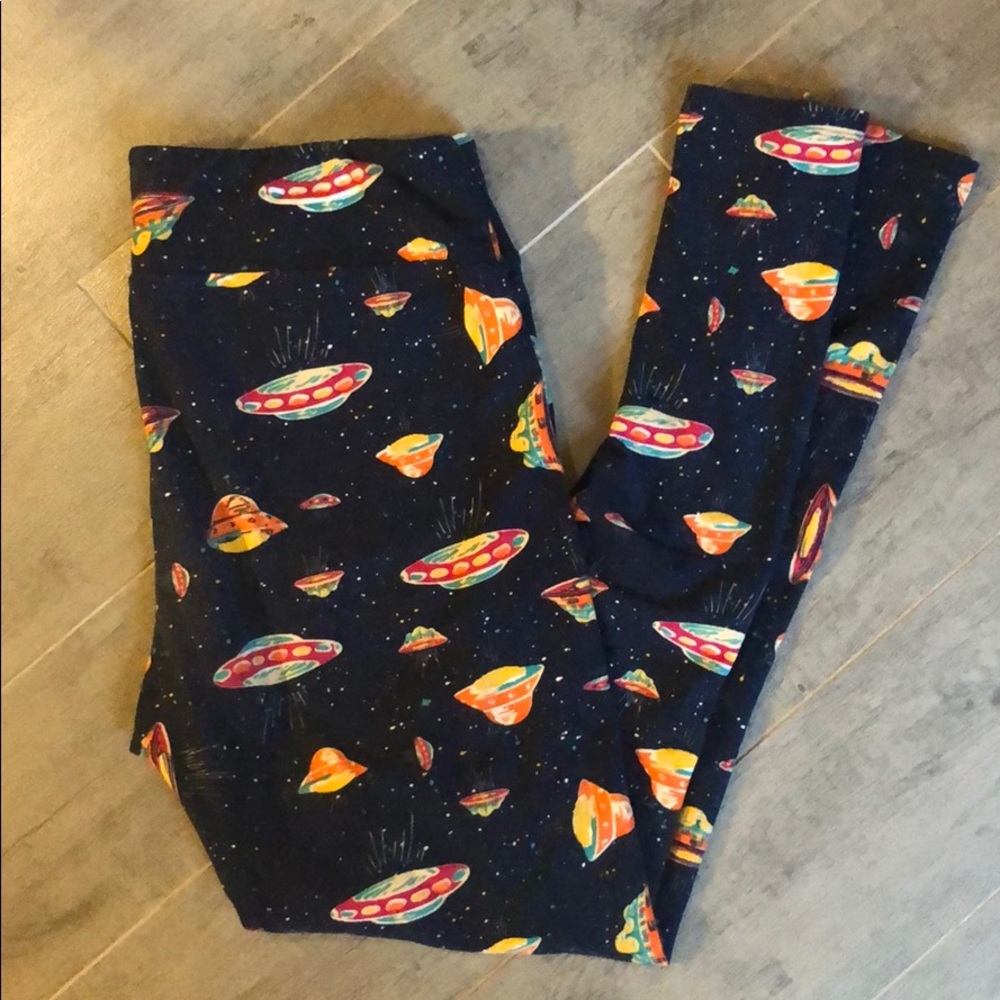 Spaceship Lularoe TC leggings